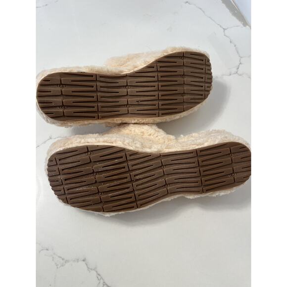 UGG Fuzz Sugar Clog Slipper Women 10 US Faux Fur Fluff Beige Cozy NWOT - Picture 6 of 6